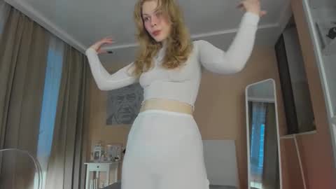 Sasha online show from October 26, 2025, 5:35 am