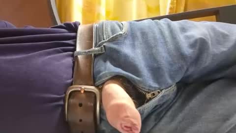 Will take commands from GuysWomenCouples etc online show from April 5, 2026, 4:48 pm