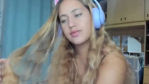 Snapshot of asshly_20 chatting on October 2, 2025, 6:59 pm Ashly online show from October 2, 2025, 6:59 pm