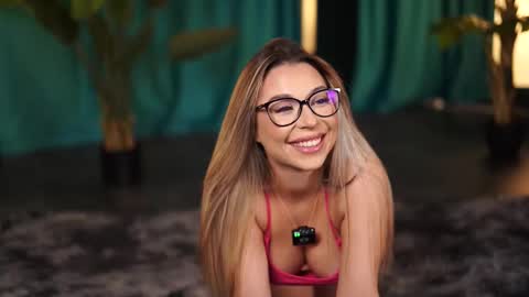 Snapshot of assmerising chatting on November 12, 2025, 4:07 pm Starting 930 PM EU TIME online show from November 12, 2025, 4:07 pm