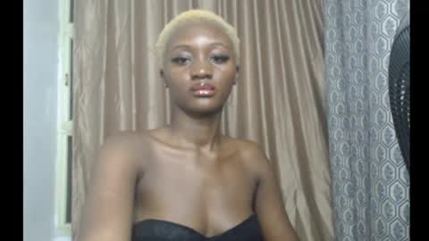 Assy girl25 online show from May 25, 2026, 6:41 am
