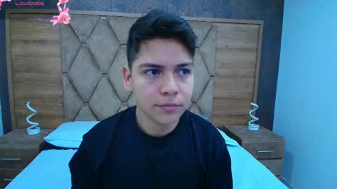 astablack_ online show from September 30, 2025, 8:52 am