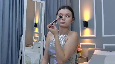 Aster Quinn online show from February 5, 2026, 3:49 pm