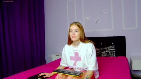 asti_glow online show from September 26, 2025, 2:37 am