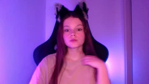 astradream_ online show from October 6, 2025, 6:27 pm