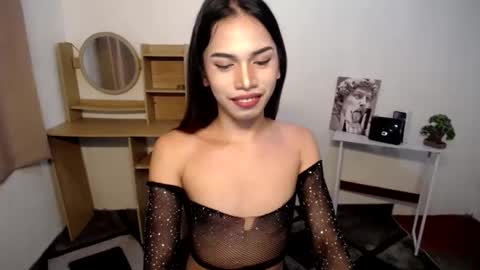 Snapshot of astraea_xxx chatting on December 5, 2024, 3:17 pm Anna online show from December 5, 2024, 3:17 pm