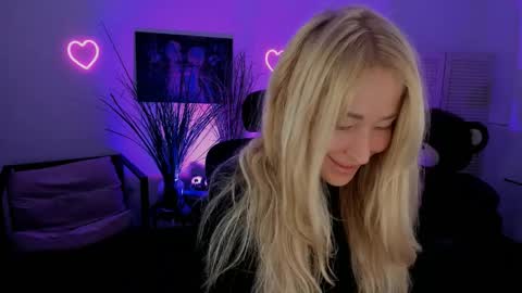 astramonroe online show from April 3, 2026, 1:14 am