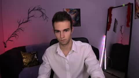 Snapshot of astren_villo chatting on November 20, 2025, 8:19 pm astren online show from November 20, 2025, 8:19 pm