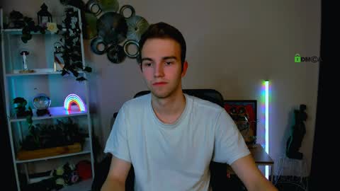 astren online show from April 1, 2026, 7:11 pm