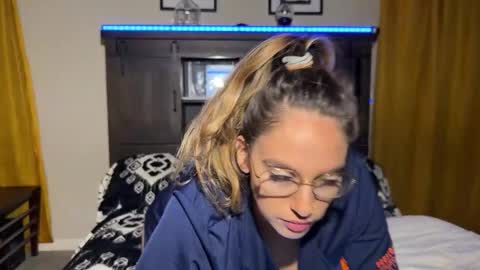 astro_n_tatiana online show from November 9, 2025, 5:06 am