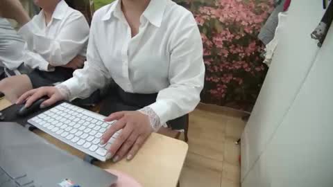 Snapshot of asuka_9x chatting on October 17, 2025, 1:57 pm asuka_9x online show from October 17, 2025, 1:57 pm