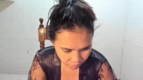 Snapshot of asuzaka27 chatting on December 19, 2024, 10:13 am asuzaka27 online show from December 19, 2024, 10:13 am