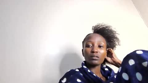 atara_seren online show from May 4, 2026, 1:12 am