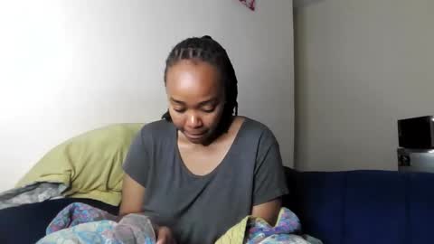 atara_seren online show from May 19, 2026, 1:56 am