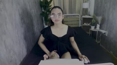 atashakendall online show from December 13, 2025, 11:21 pm