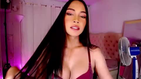 Sam online show from November 9, 2025, 4:16 pm