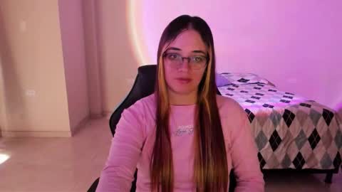 atenas online show from September 8, 2025, 6:29 pm