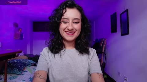 Atenea online show from November 26, 2025, 8:54 pm