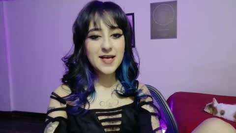 Atenea online show from April 13, 2026, 7:52 pm