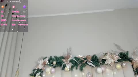 Snapshot of atenea_roberts chatting on December 17, 2024, 1:18 am ATENEA ROBERTS Sofia online show from December 17, 2024, 1:18 am