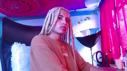 Atenea online show from October 3, 2025, 4:15 pm