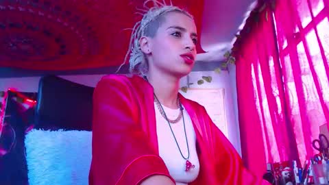 Atenea online show from November 17, 2025, 1:28 pm