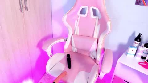 Snapshot of athenea__fox chatting on November 9, 2025, 11:19 am athenea__fox online show from November 9, 2025, 11:19 am