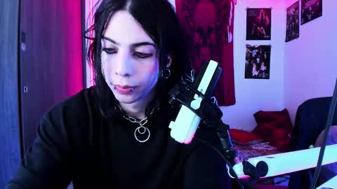 Snapshot of atheneoo_ chatting on October 7, 2025, 5:04 am athenauwu online show from October 7, 2025, 5:04 am