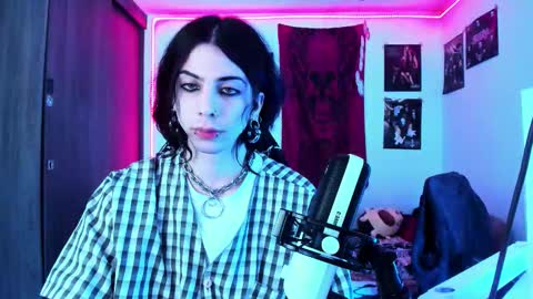 Snapshot of atheneoo_ chatting on October 9, 2025, 6:44 am athenauwu online show from October 9, 2025, 6:44 am