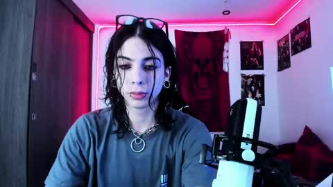 Snapshot of atheneoo_ chatting on October 14, 2025, 6:47 am athenauwu online show from October 14, 2025, 6:47 am