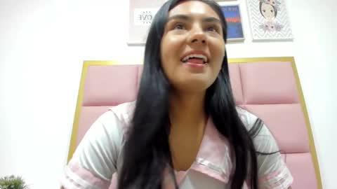 Atilana Diaz online show from January 9, 2026, 3:48 pm