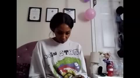 AtirahCali online show from October 21, 2025, 2:51 pm