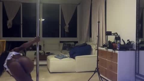 Lovely and Japan online show from April 2, 2026, 1:14 am