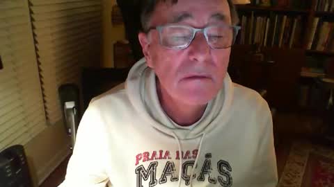 Snapshot of atlhung9 chatting on February 15, 2026, 11:45 pm Atlhung9 online show from February 15, 2026, 11:45 pm