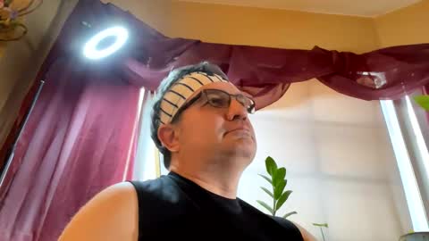 Snapshot of atozzzz chatting on November 15, 2025, 5:42 pm atozzzz online show from November 15, 2025, 5:42 pm