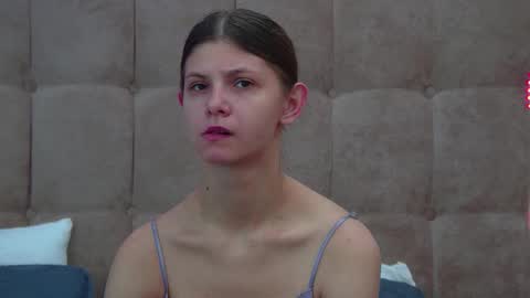 Snapshot of audreybarlow chatting on October 3, 2025, 6:43 am Audrey online show from October 3, 2025, 6:43 am