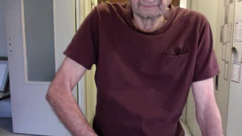 auguste061400 online show from December 13, 2024, 9:24 am