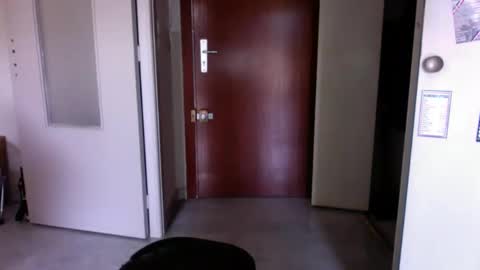 auguste061400 online show from October 29, 2025, 9:44 am