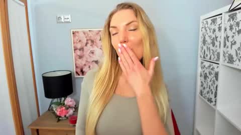 AulloraSensual online show from February 16, 2025, 6:21 am