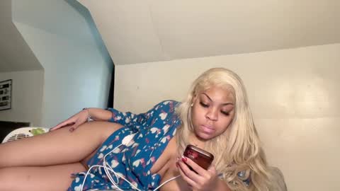 Snapshot of aunyxxx chatting on February 7, 2025, 9:48 pm aunyxxx online show from February 7, 2025, 9:48 pm