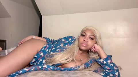 Snapshot of aunyxxx chatting on February 12, 2025, 5:58 am aunyxxx online show from February 12, 2025, 5:58 am
