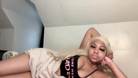 Snapshot of aunyxxx chatting on February 20, 2025, 10:04 pm aunyxxx online show from February 20, 2025, 10:04 pm