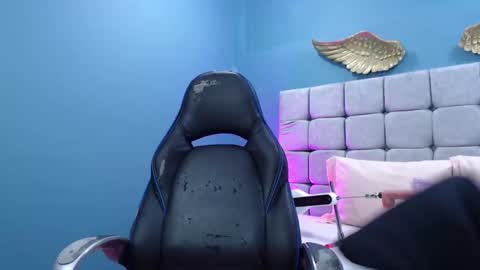 Aura Arnau online show from January 7, 2026, 4:42 pm