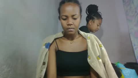 aurelie08 online show from May 26, 2026, 7:37 am