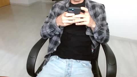 Snapshot of aureliv1 chatting on September 8, 2025, 11:48 pm Aureliano online show from September 8, 2025, 11:48 pm