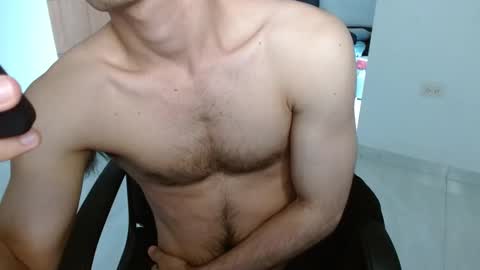 Snapshot of aureliv1 chatting on September 12, 2025, 10:43 pm Aureliano online show from September 12, 2025, 10:43 pm