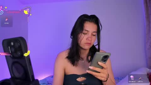aurora_divine online show from May 19, 2026, 6:58 pm