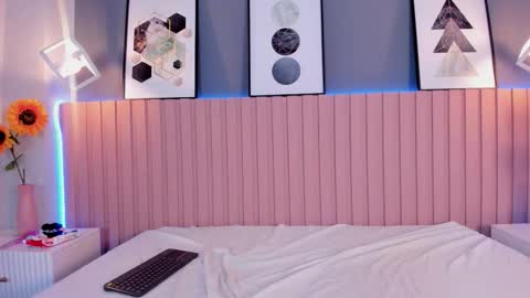 Aurora online show from March 19, 2026, 3:05 pm