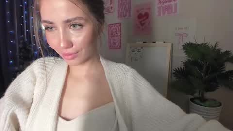 aurora_glow_211 online show from March 6, 2026, 12:34 pm