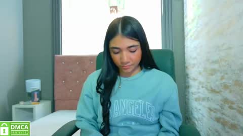 Snapshot of aurora_jones1 chatting on September 24, 2025, 3:21 am Aurora online show from September 24, 2025, 3:21 am